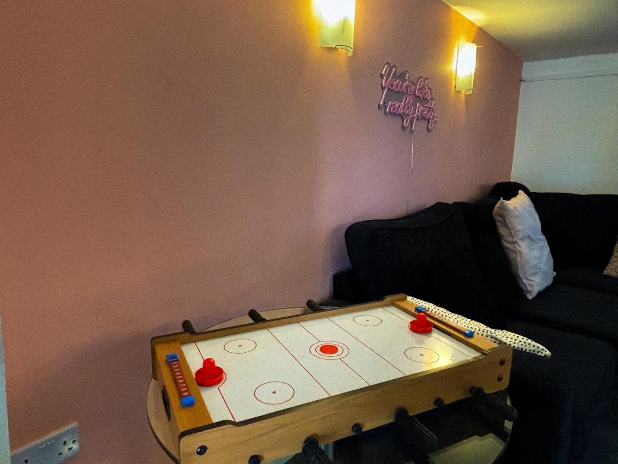 Duplex With Hot Tub Opposite Stadium Apartment *