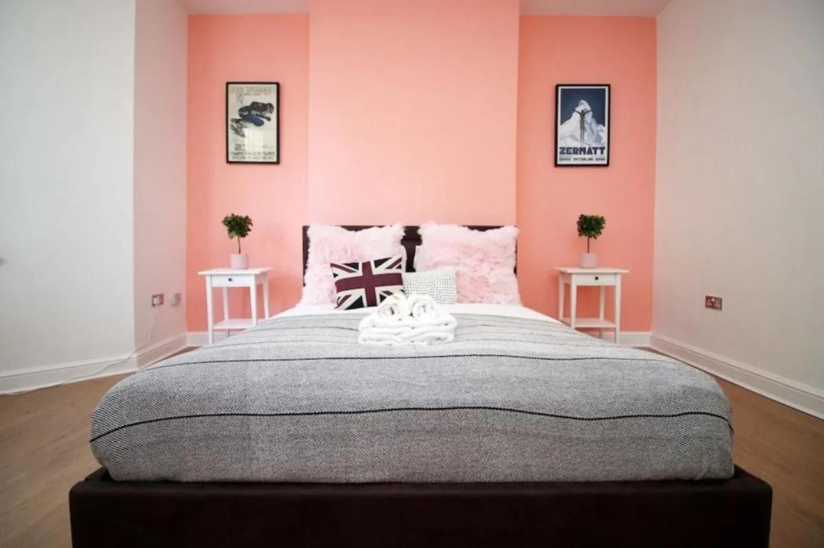 Duplex With Hot Tub Opposite Stadium Apartamento